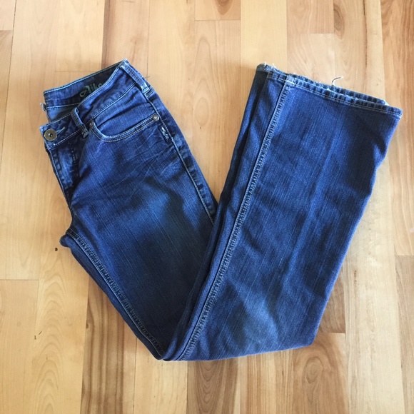 SILVER AIKO Mid-Rise Boot Cut Dark Jeans Stretch - Picture 1 of 8